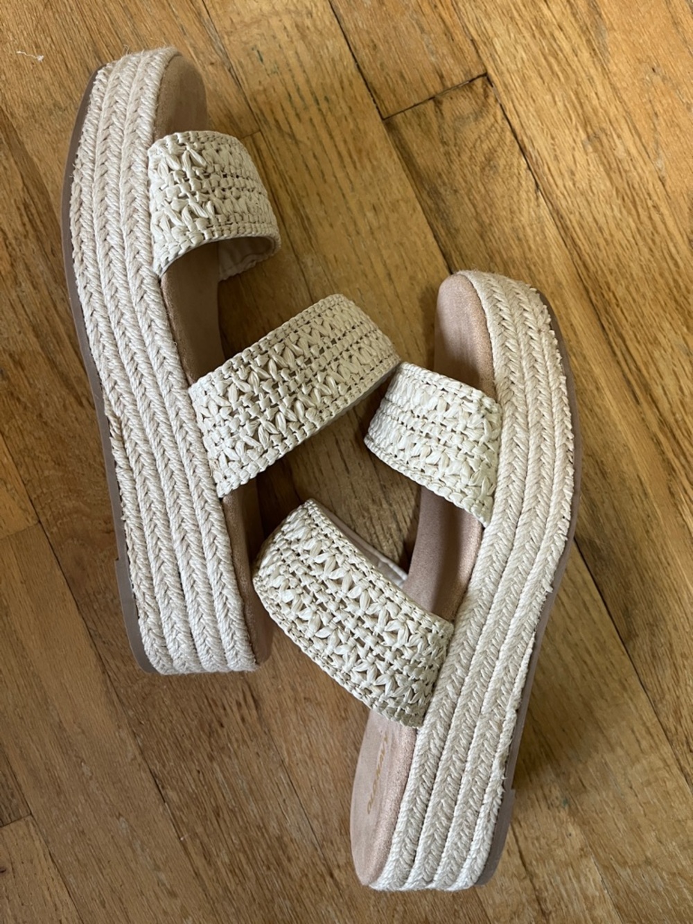 Old Navy Cream Braided Platform Slide Sandals - Picture 5 of 6